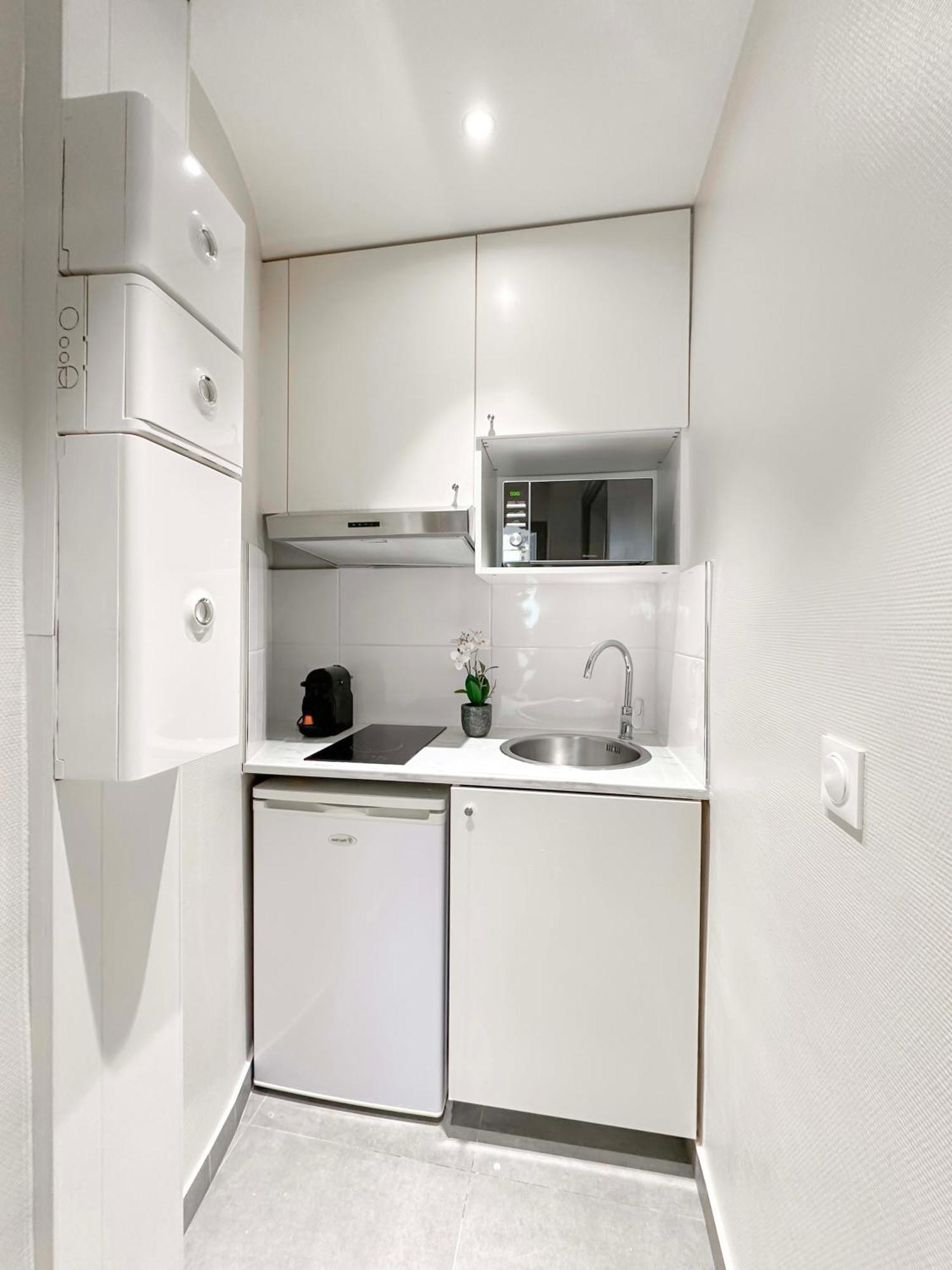 Comfortable Family In Appartement
